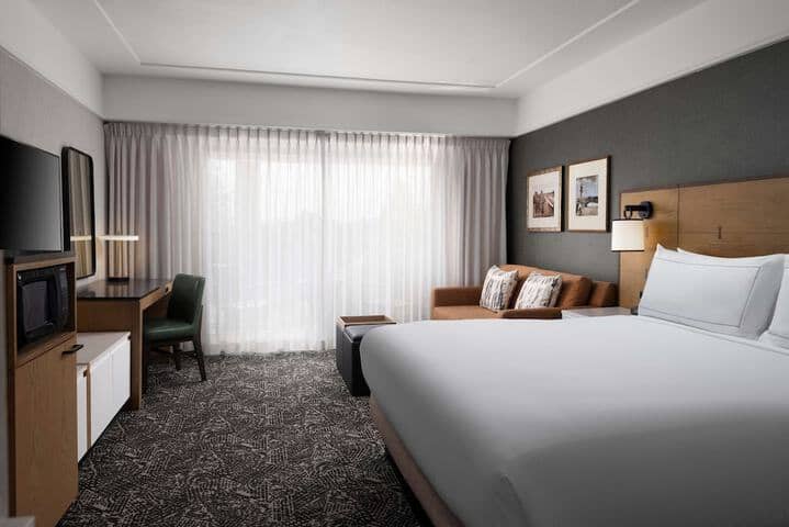 Room 10 of 49